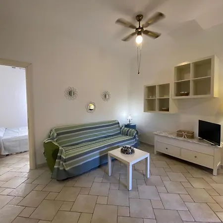 Iv Novembre Apartment *