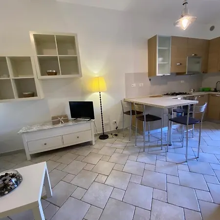 Iv Novembre Apartment Follonica